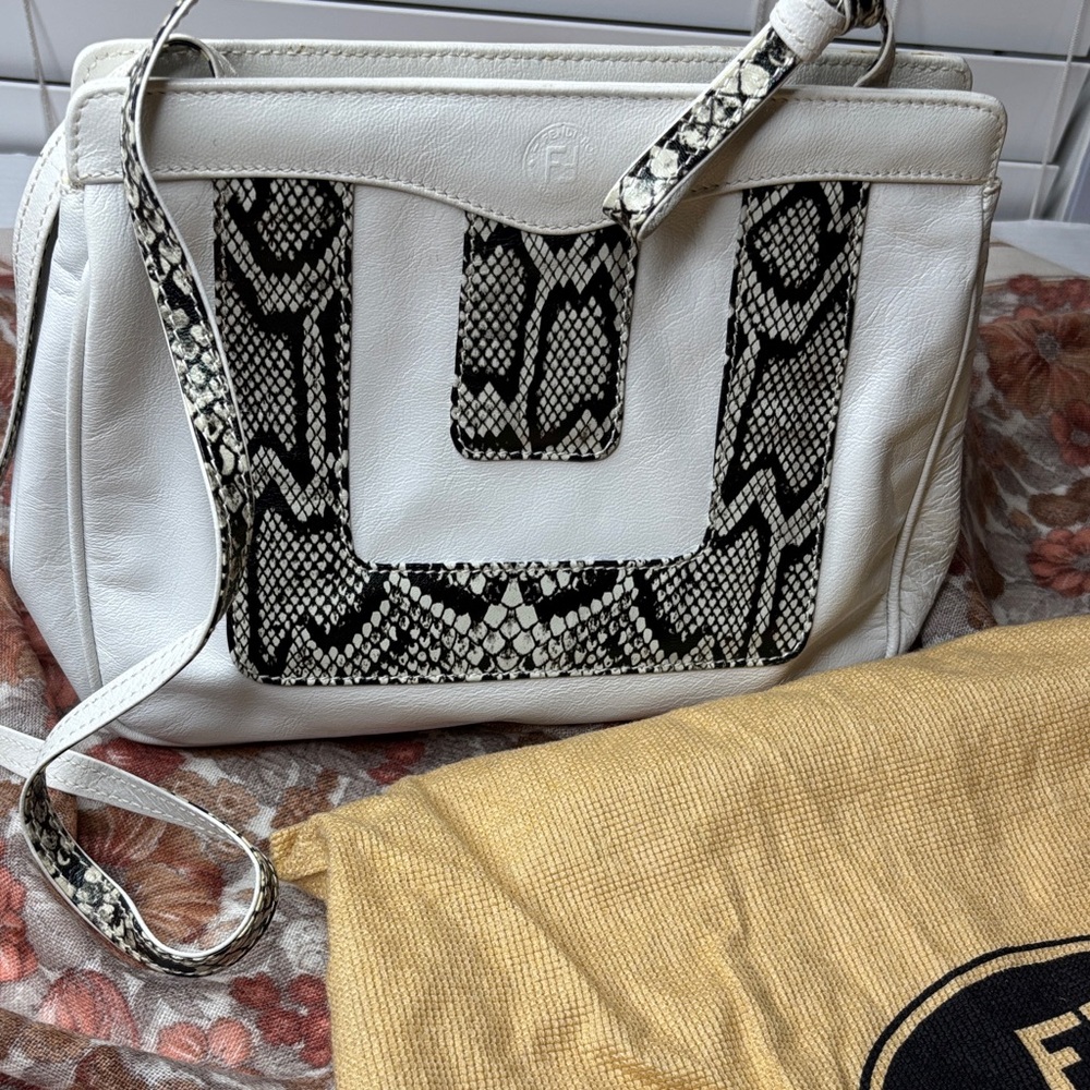FENDI vintage white leather shoulder bag